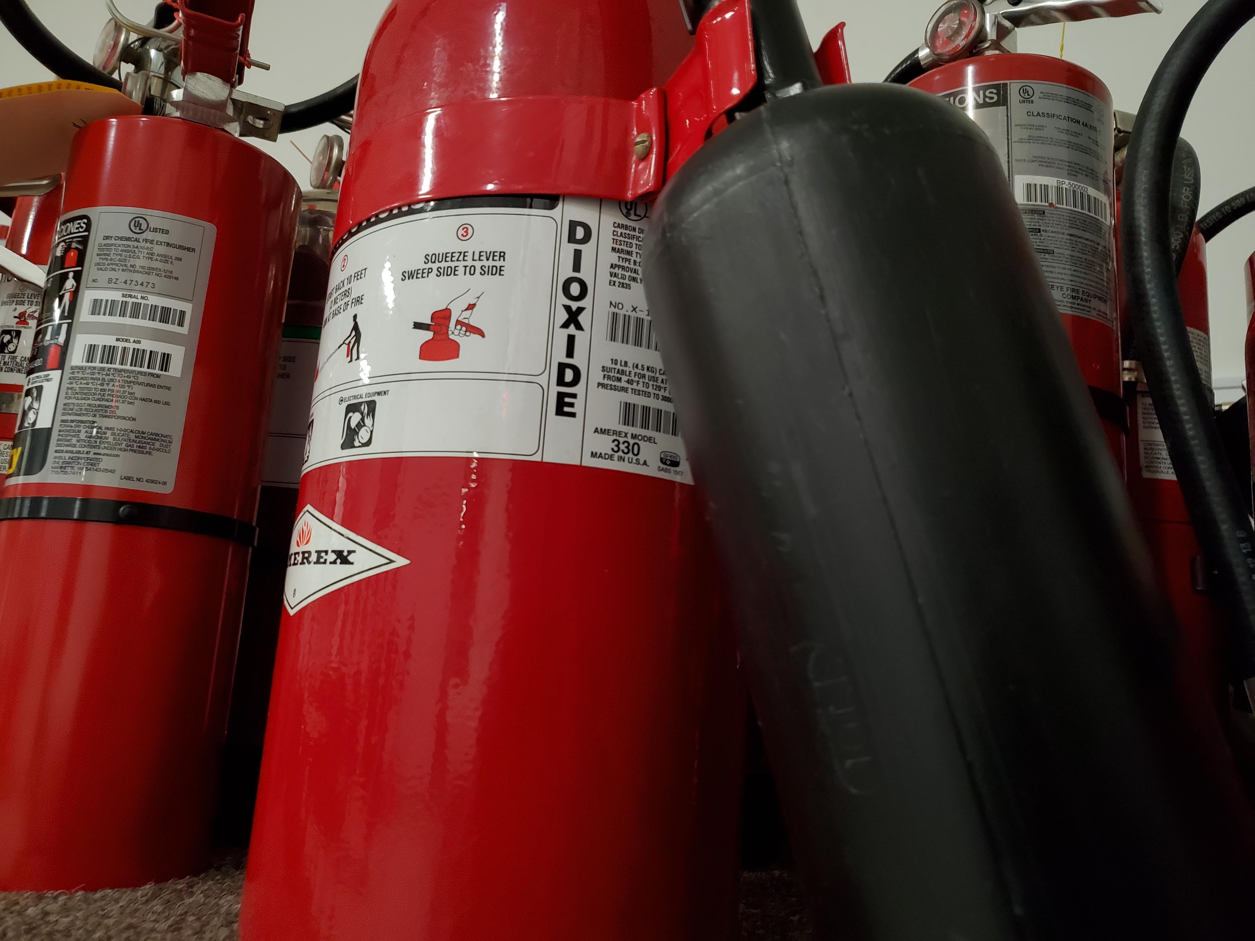 C02 fire clearance extinguisher